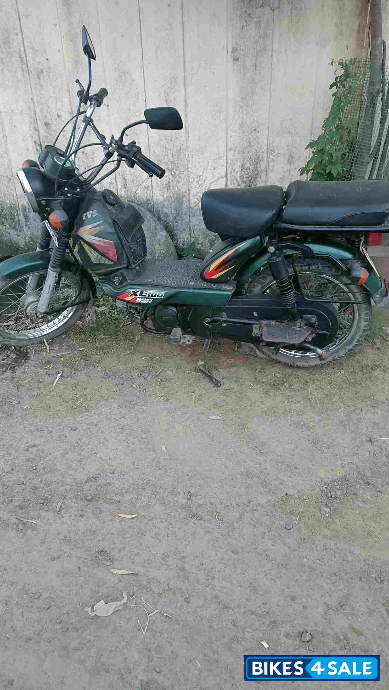 Green TVS XL 100 Heavy Duty