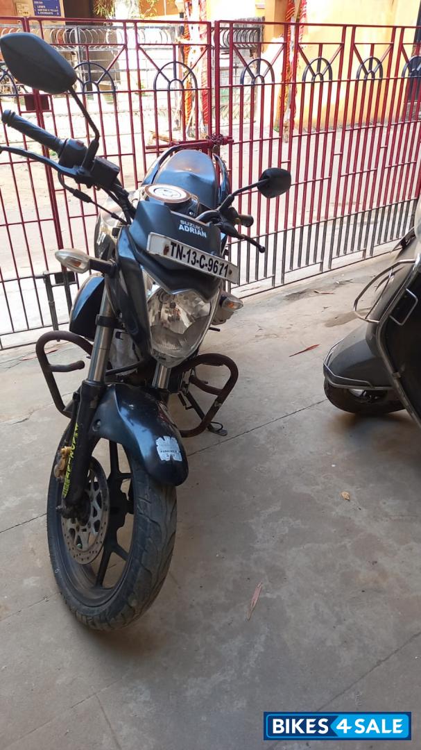 Black Suzuki Gixxer 150