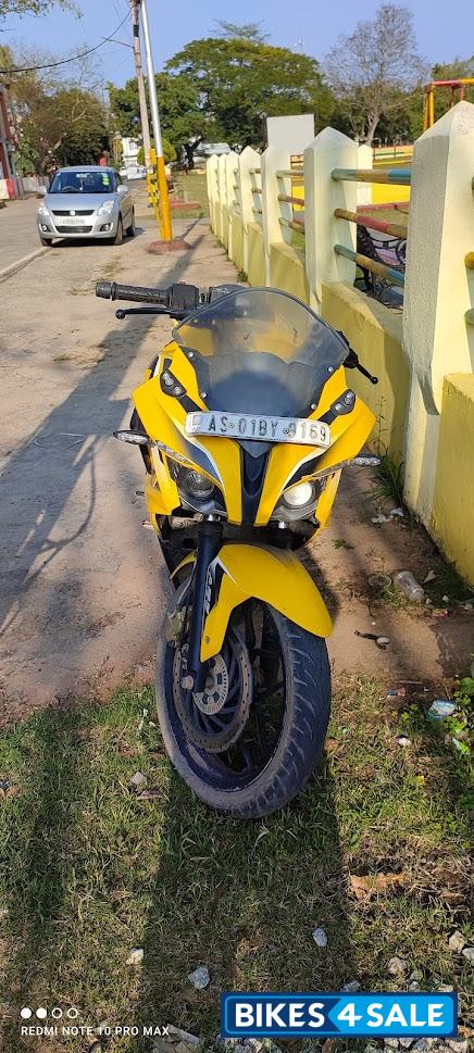 Bajaj Pulsar RS 200 ABS