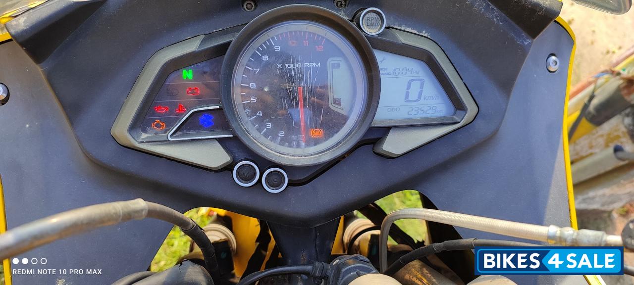 Bajaj Pulsar RS 200 ABS