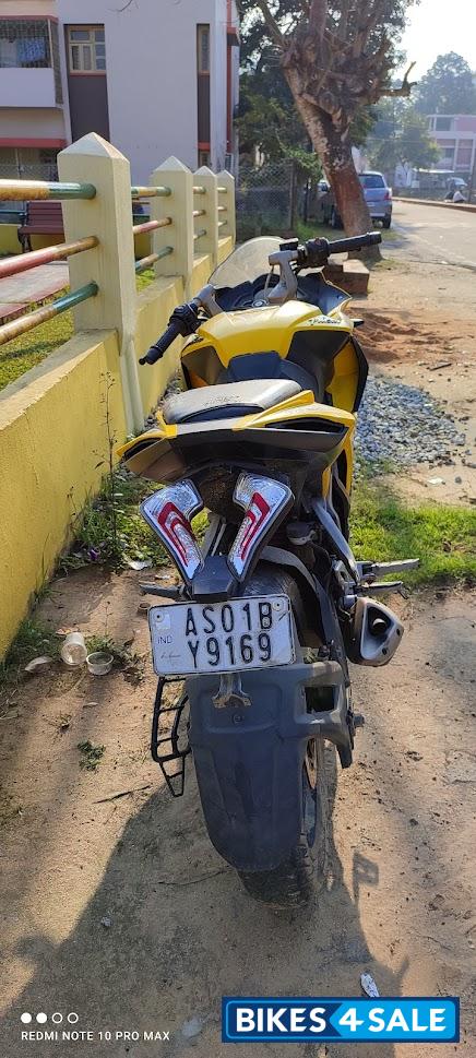 Bajaj Pulsar RS 200 ABS