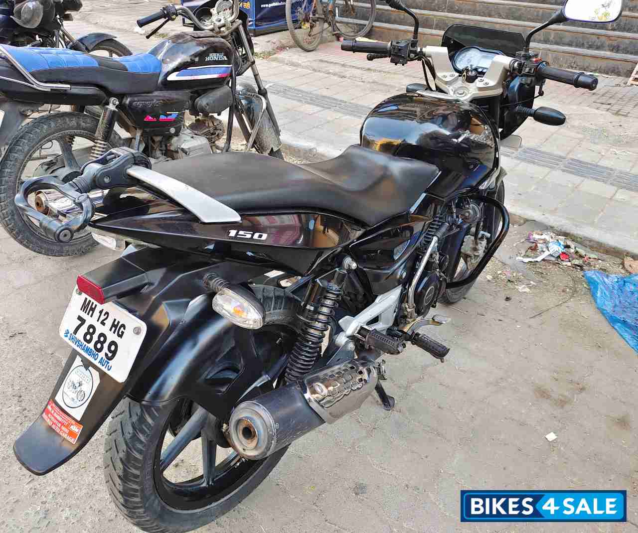 Black Bajaj Pulsar 150 DTSi