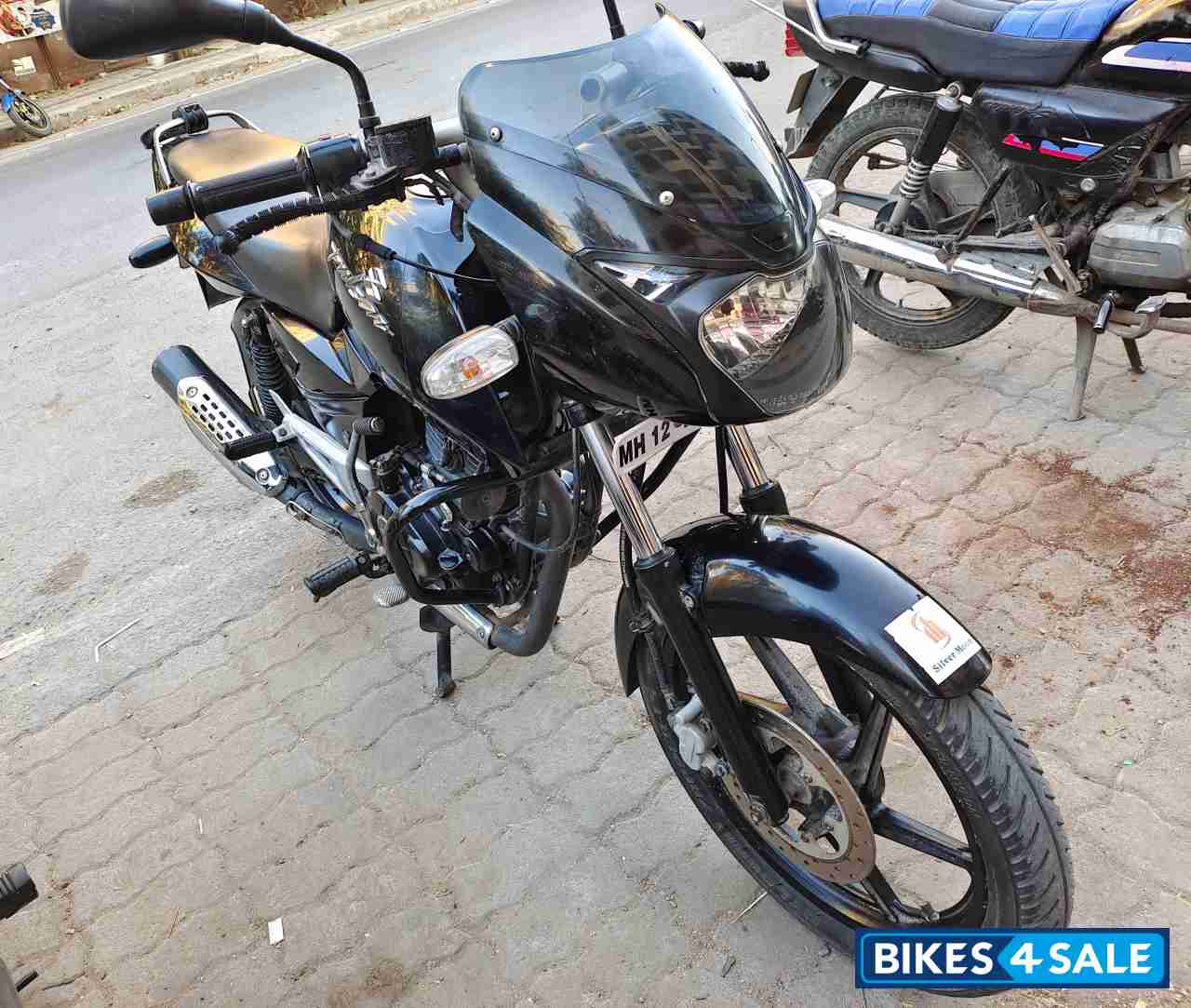 Black Bajaj Pulsar 150 DTSi