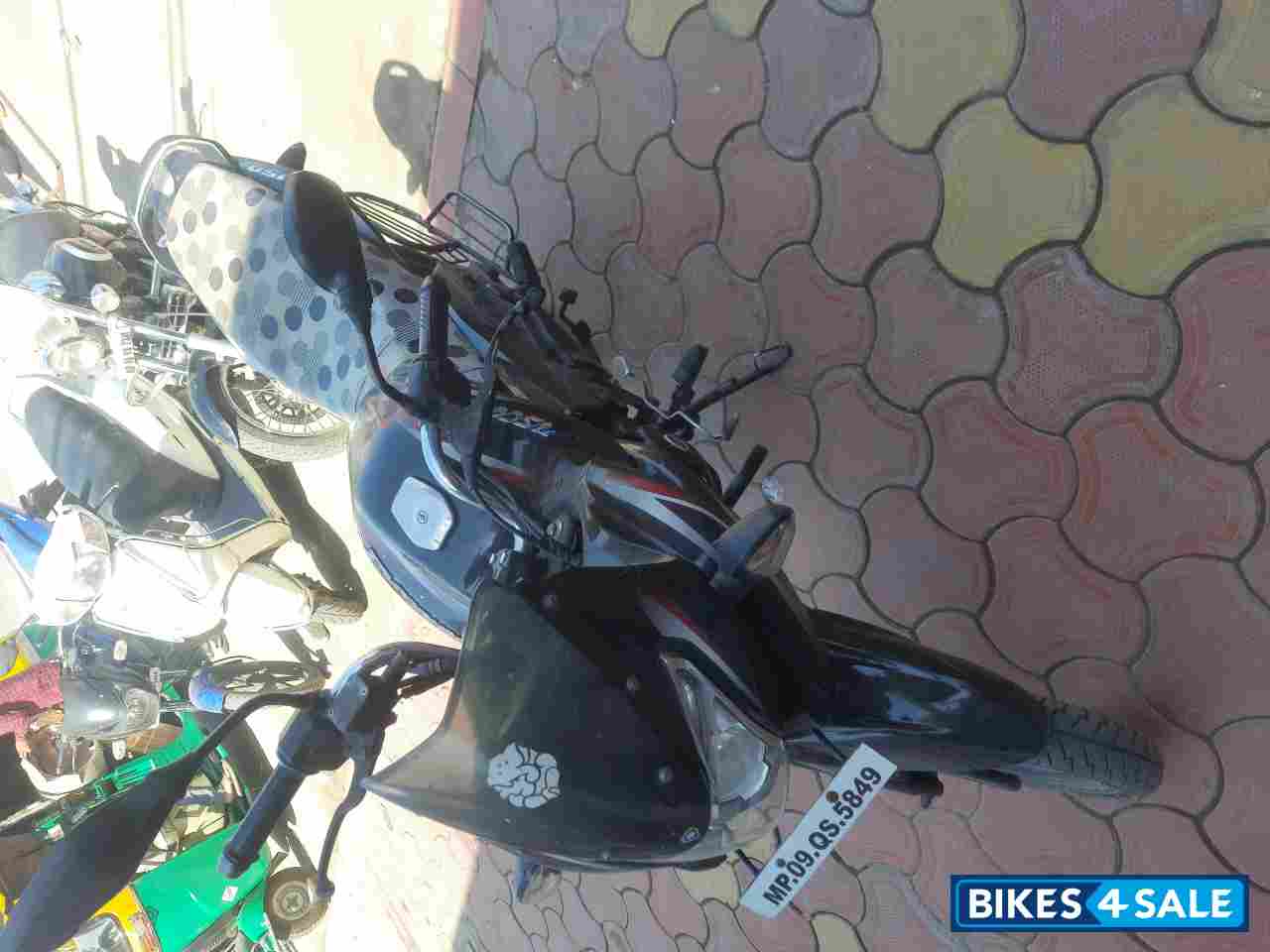 Bajaj Discover 150 F Bajaj Discover 150 F