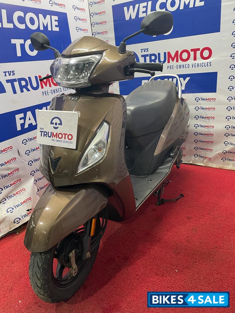 Brown TVS Jupiter BS6