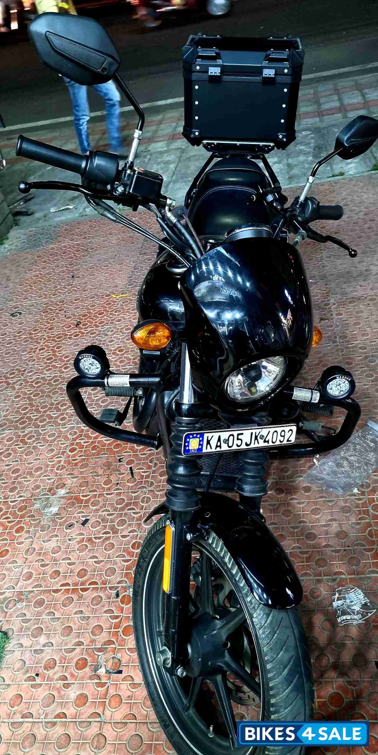 Black Harley Davidson Street 750