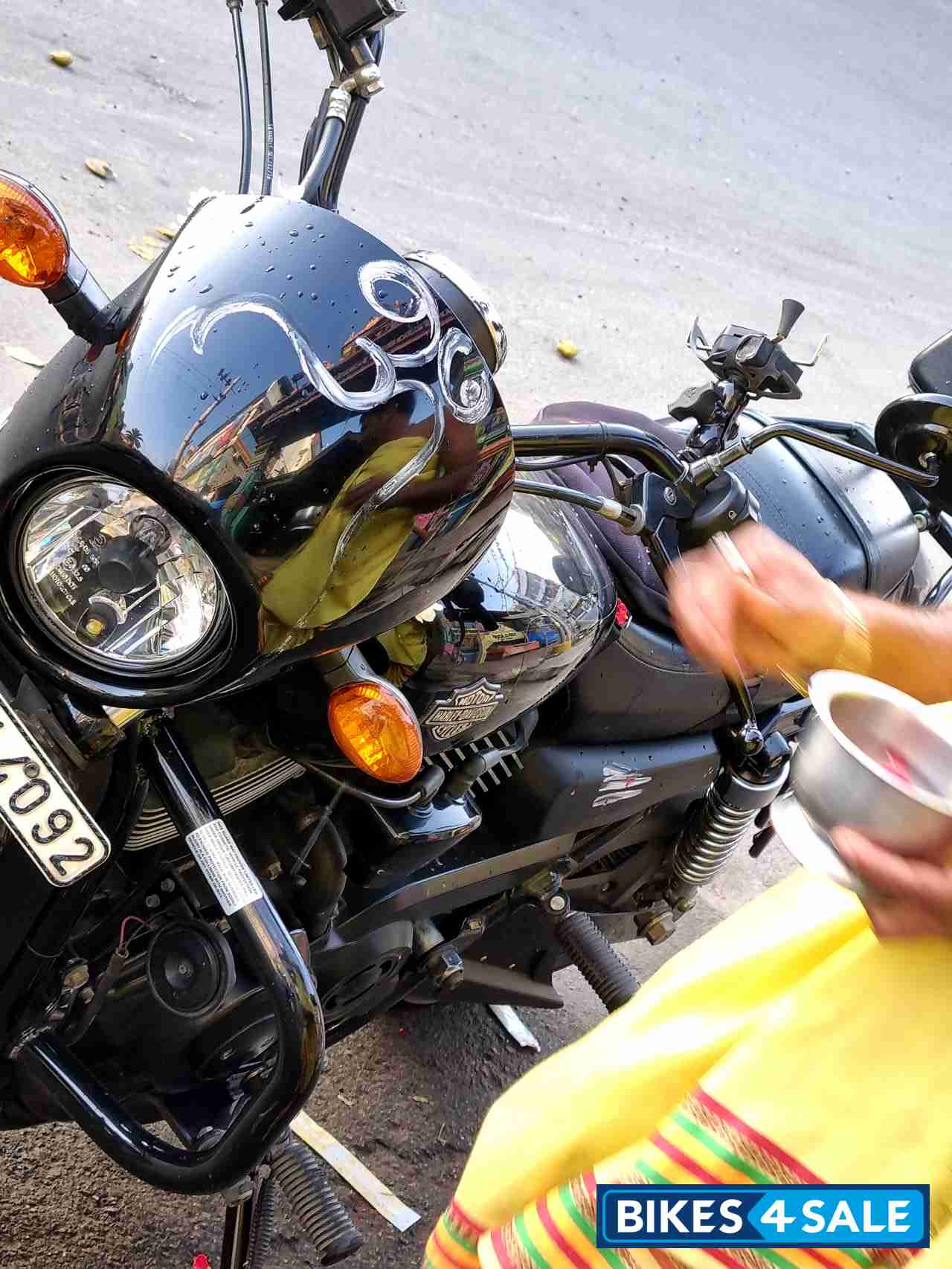 Black Harley Davidson Street 750