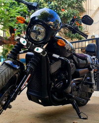 Black Harley Davidson Street 750