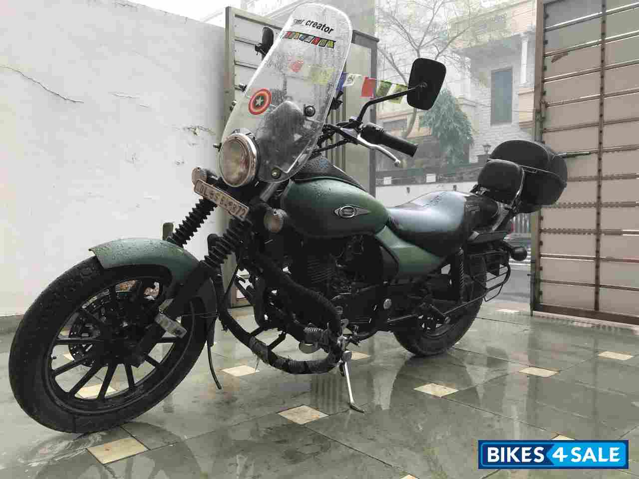 Black Bajaj Avenger Street 220