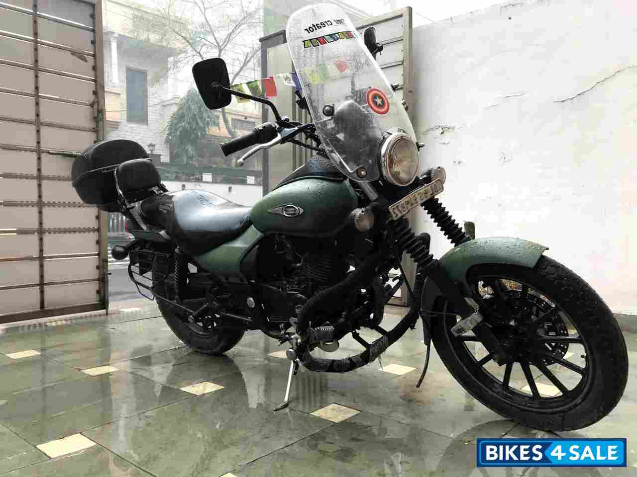 Black Bajaj Avenger Street 220