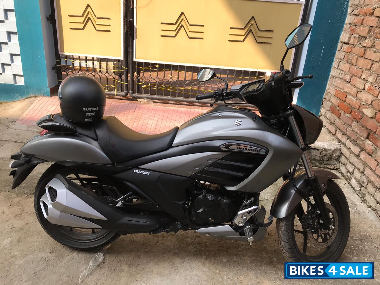 Suzuki Intruder 150