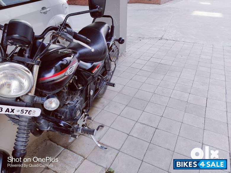 Black Bajaj Avenger Street 220