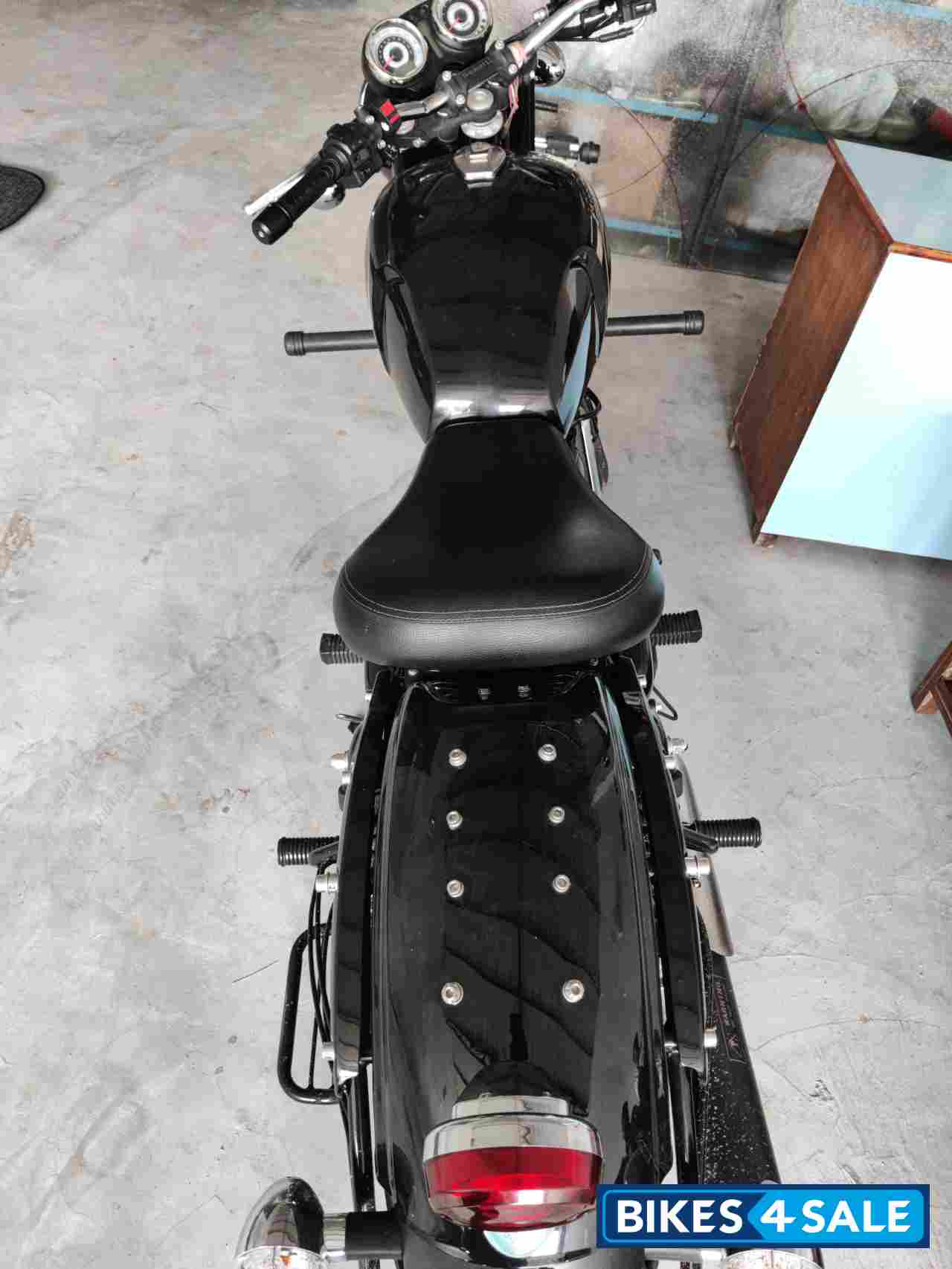 Black Benelli Imperiale 400 BS6