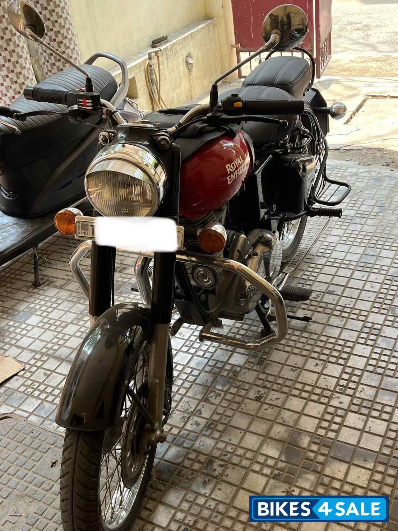 Red Royal Enfield Classic 350 Redditch Red