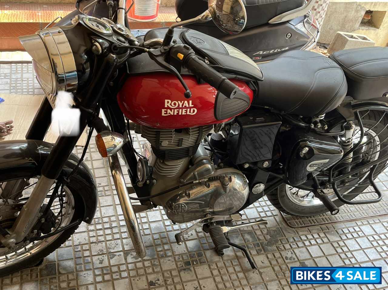 Red Royal Enfield Classic 350 Redditch Red