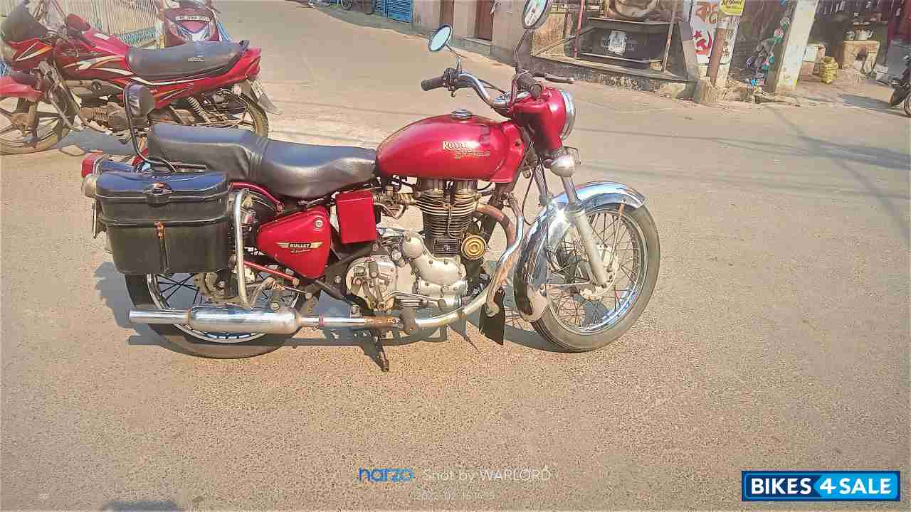 Red Royal Enfield Bullet Standard 350