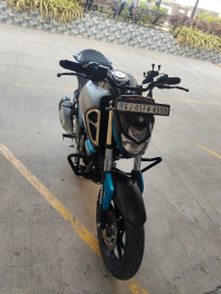 Grey Yamaha  Fz-s v 3.0