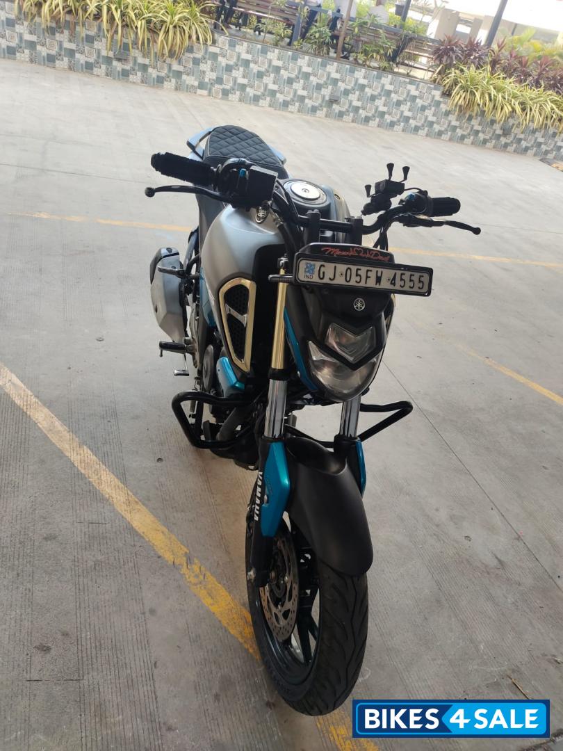 Grey Yamaha  Fz-s v 3.0