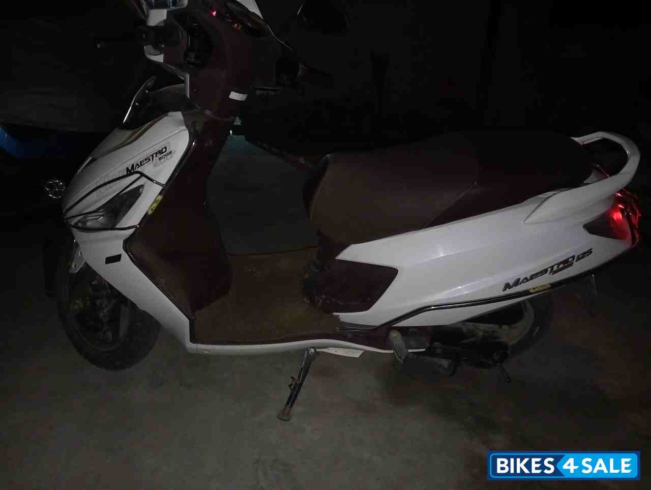 White Hero Maestro Edge 125 FI White Hero Maestro Edge 125 FI