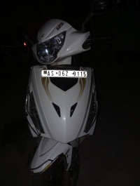 White Hero Maestro Edge 125 FI