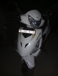 White Hero Maestro Edge 125 FI