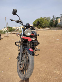 Black Mate Bajaj Avenger Street 220