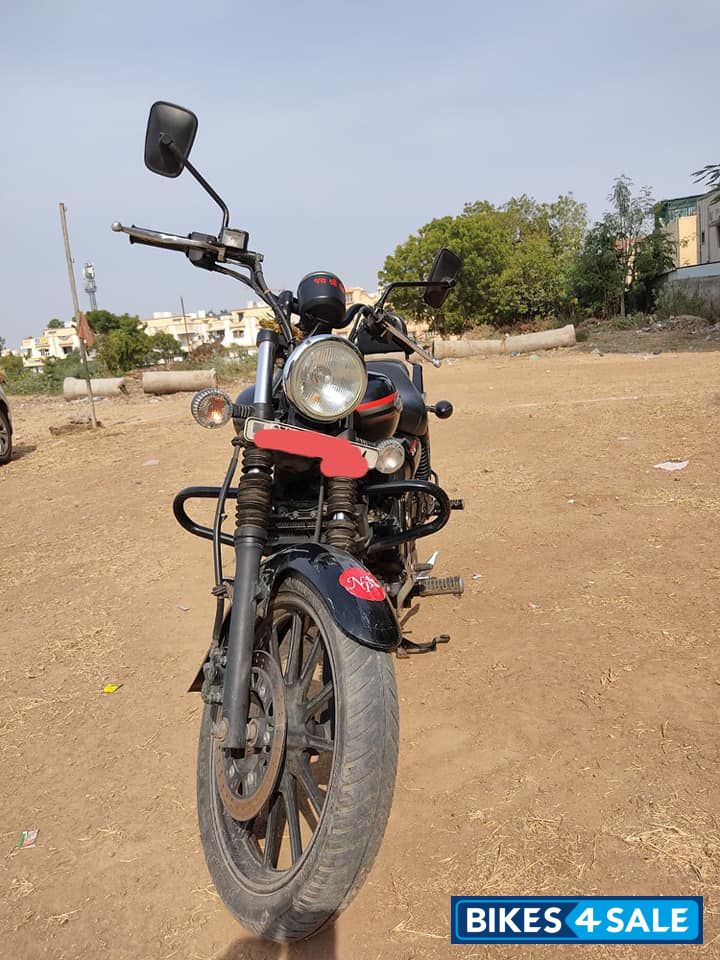 Black Mate Bajaj Avenger Street 220