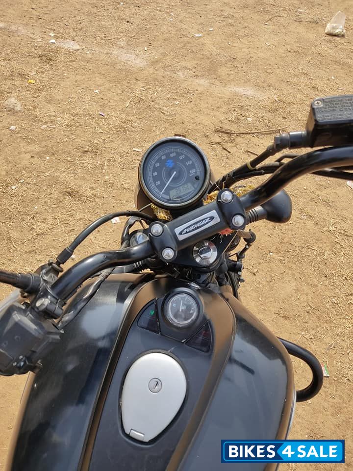 Black Mate Bajaj Avenger Street 220