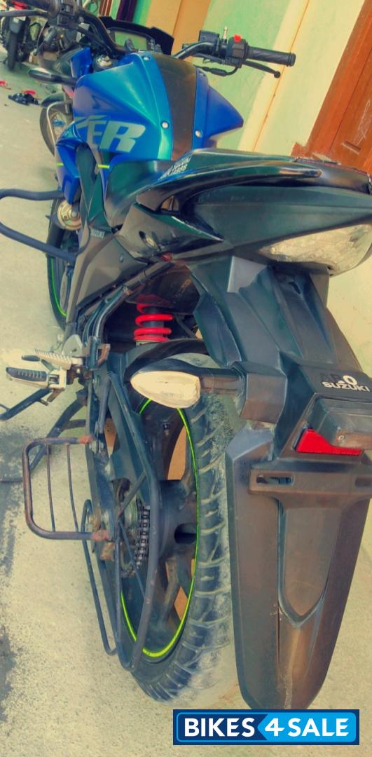 Suzuki Gixxer SF Suzuki Gixxer SF