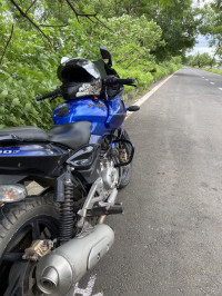 Bajaj Pulsar 220F