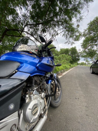 Bajaj Pulsar 220F
