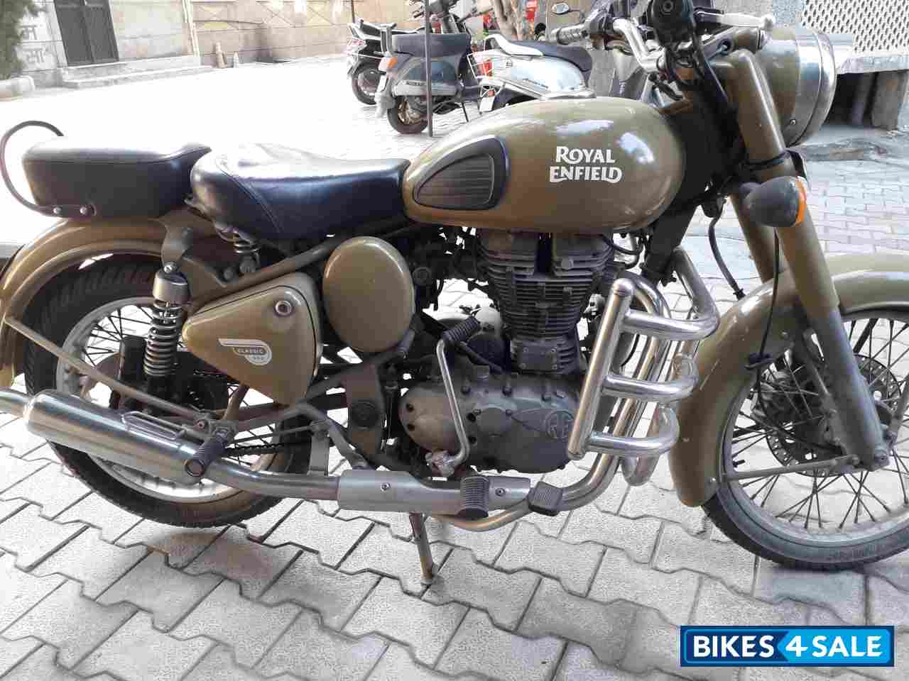 Desert Storm Royal Enfield Classic Desert Storm