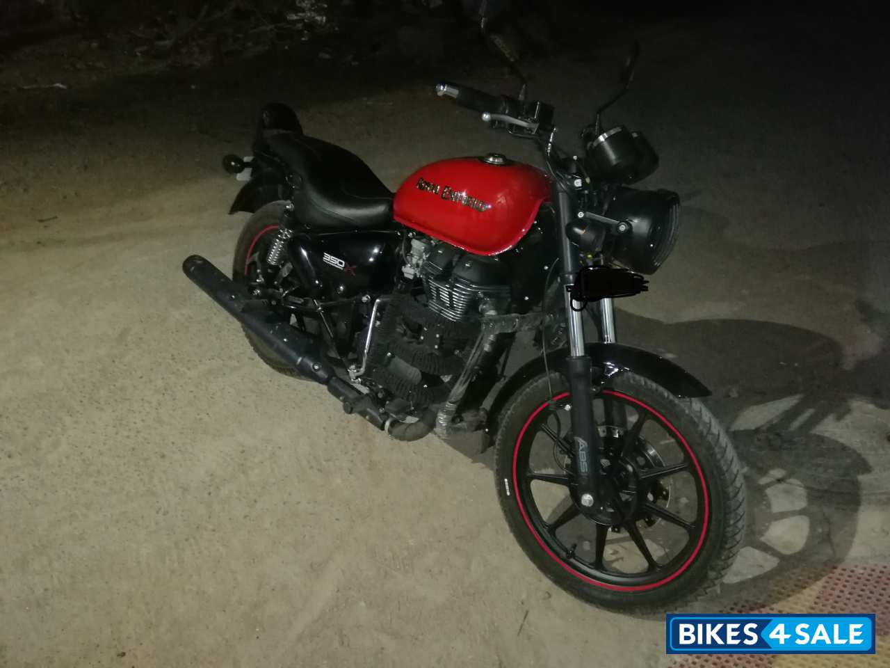 Red/black Royal Enfield Thunderbird X 350