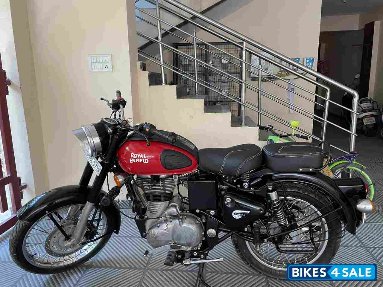 Royal Enfield Classic 350 Redditch Red