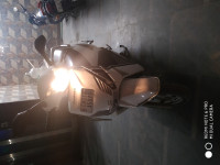 White Mahindra Gusto