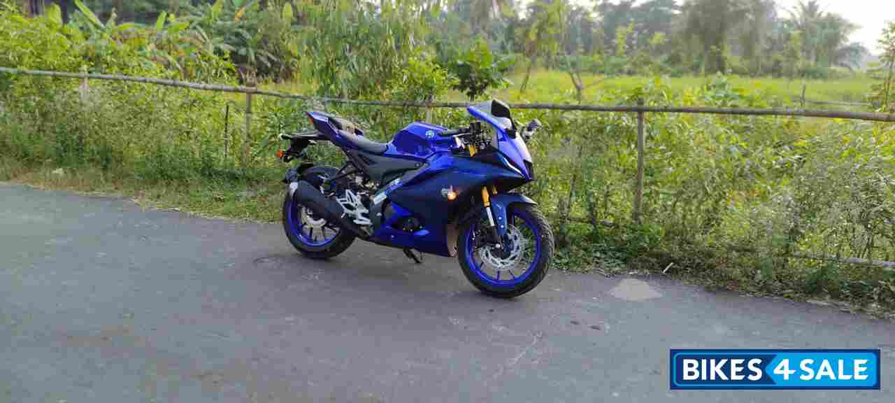Yamaha R15 V4