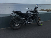 Black/grey Bajaj Pulsar NS 160 BS6