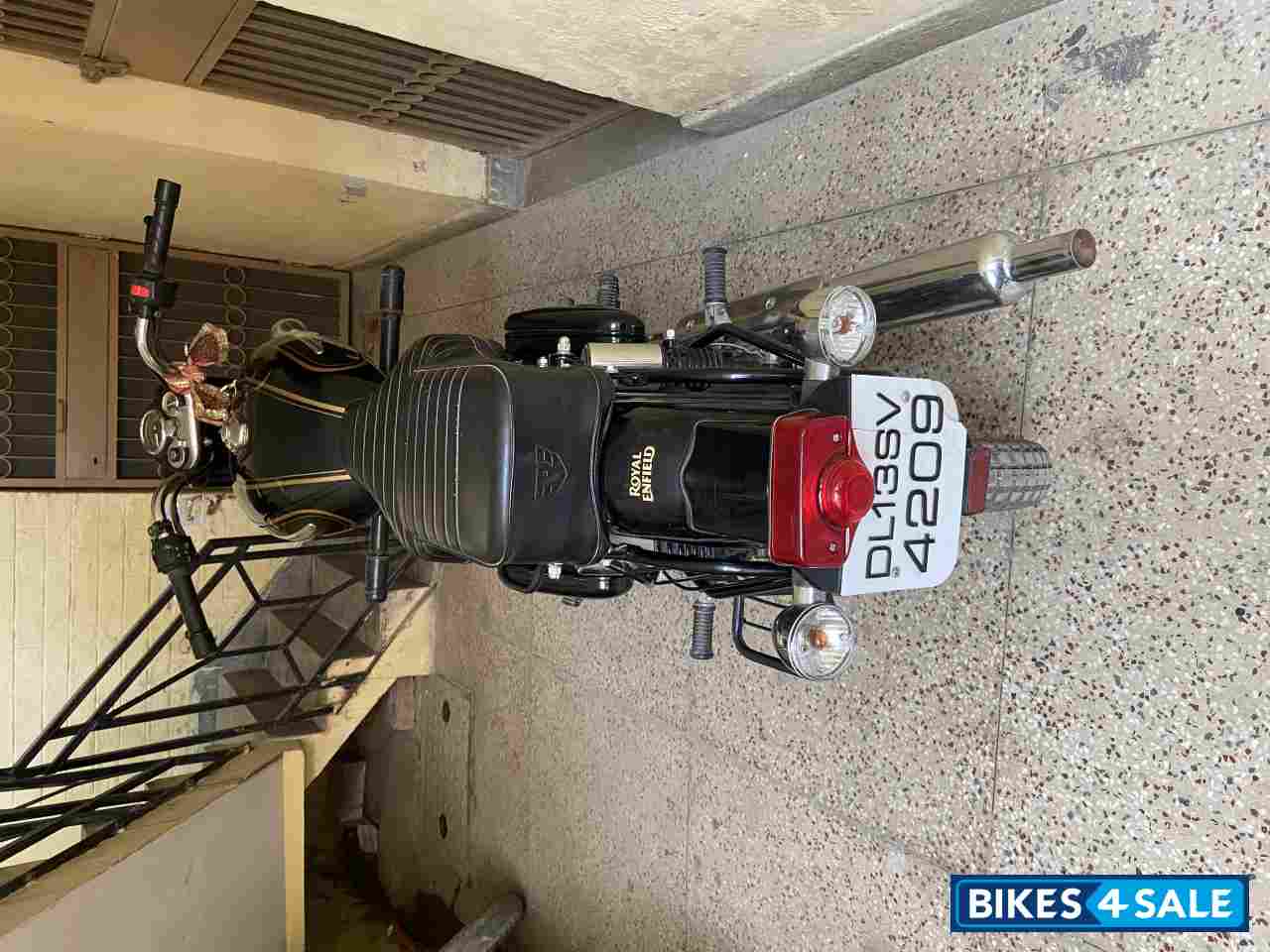 Black Royal Enfield Bullet Standard 350