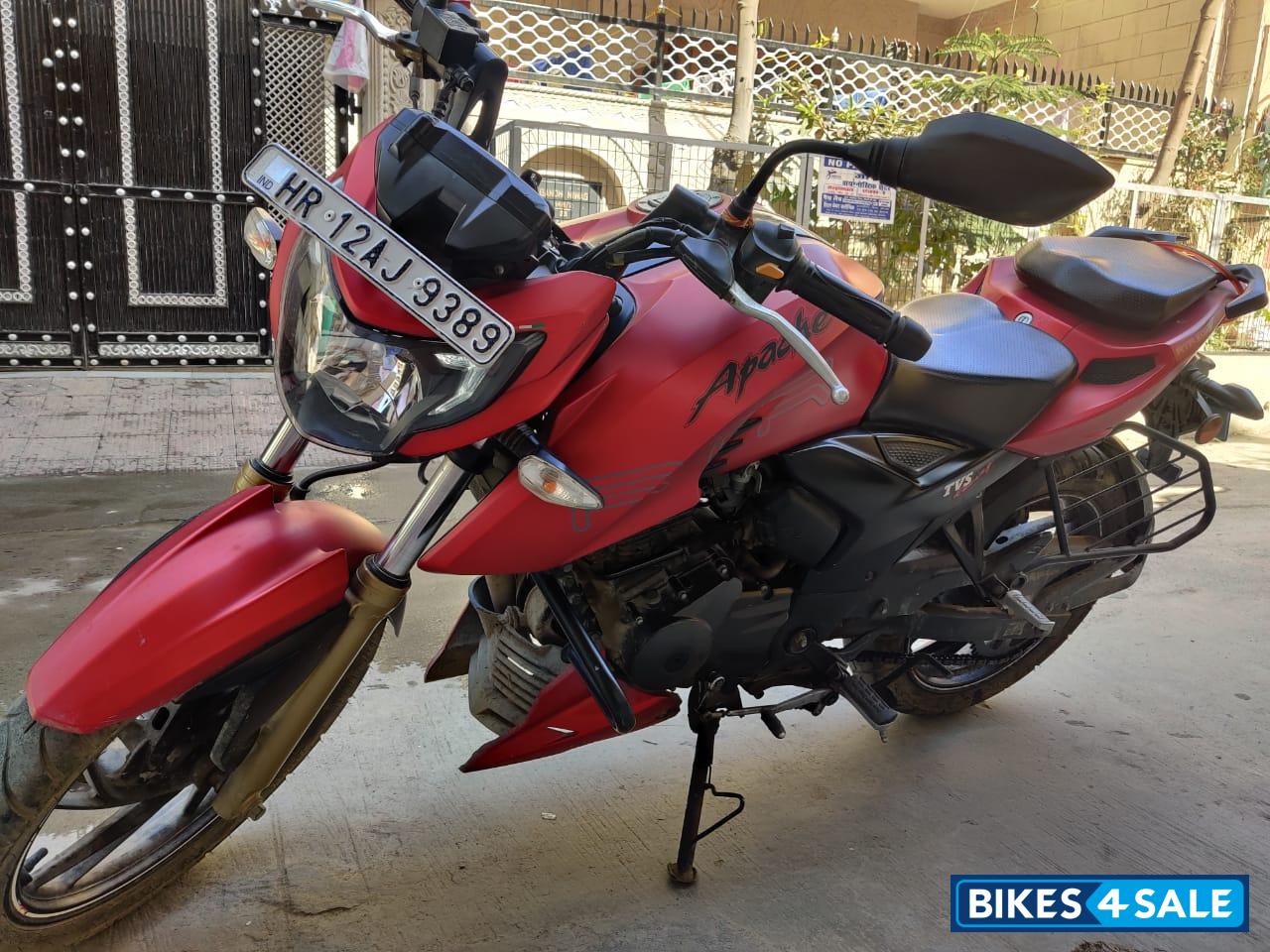 TVS Apache RTR 200 4V Race Edition 2.0