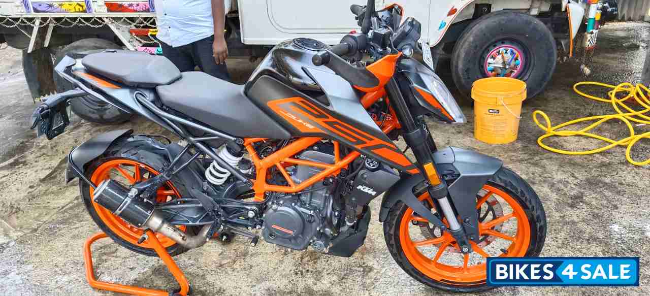 Oranges KTM Duke 250 2020