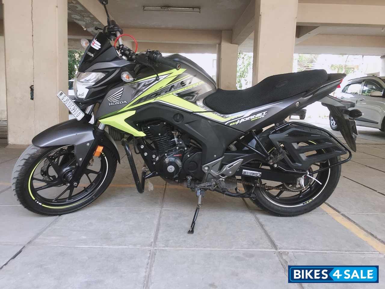 Matt Grey With Green Honda CB Hornet 160R ABS