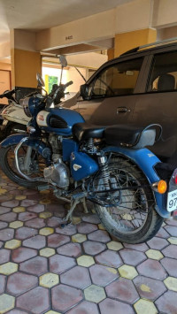 Lagoon Royal Enfield Classic 350