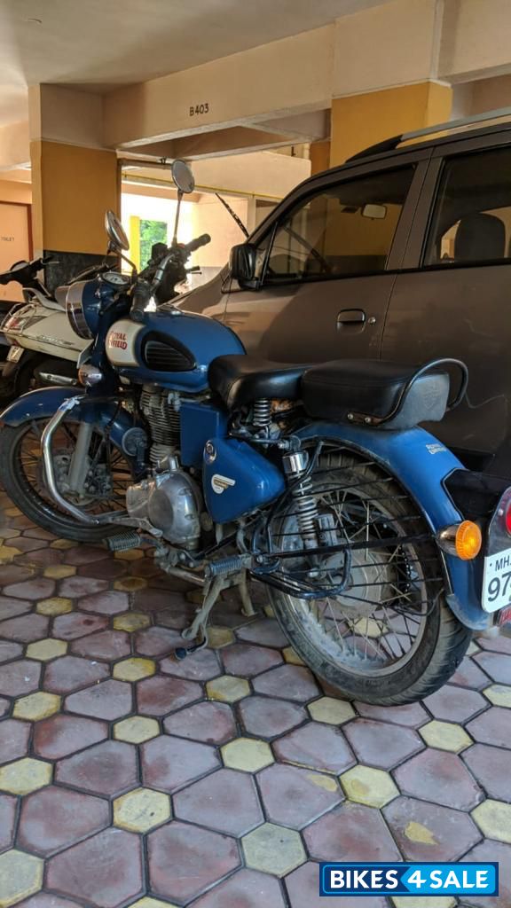 Lagoon Royal Enfield Classic 350