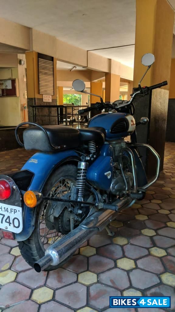 Lagoon Royal Enfield Classic 350