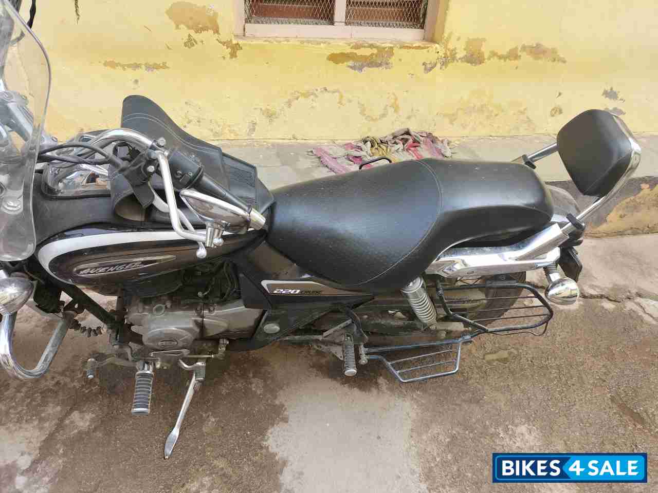 Bajaj Avenger Cruise 220 BS6