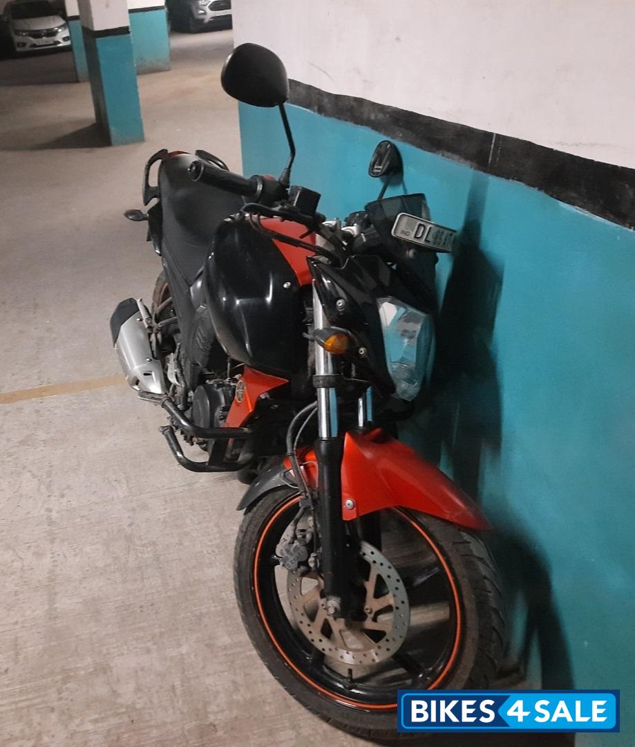Black-orange Yamaha FZ-S Black-orange Yamaha FZ-S