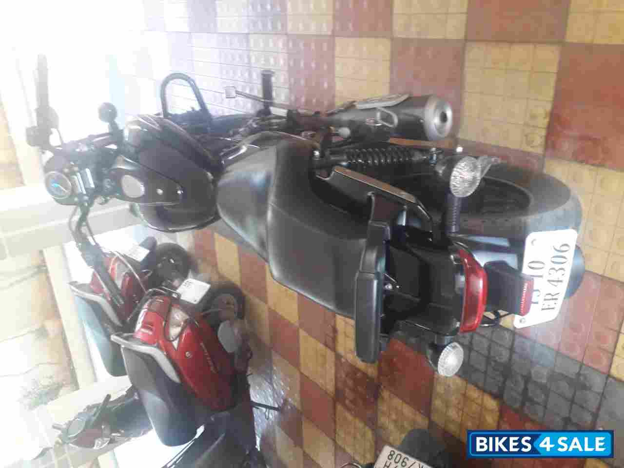 Bajaj Avenger Street 180