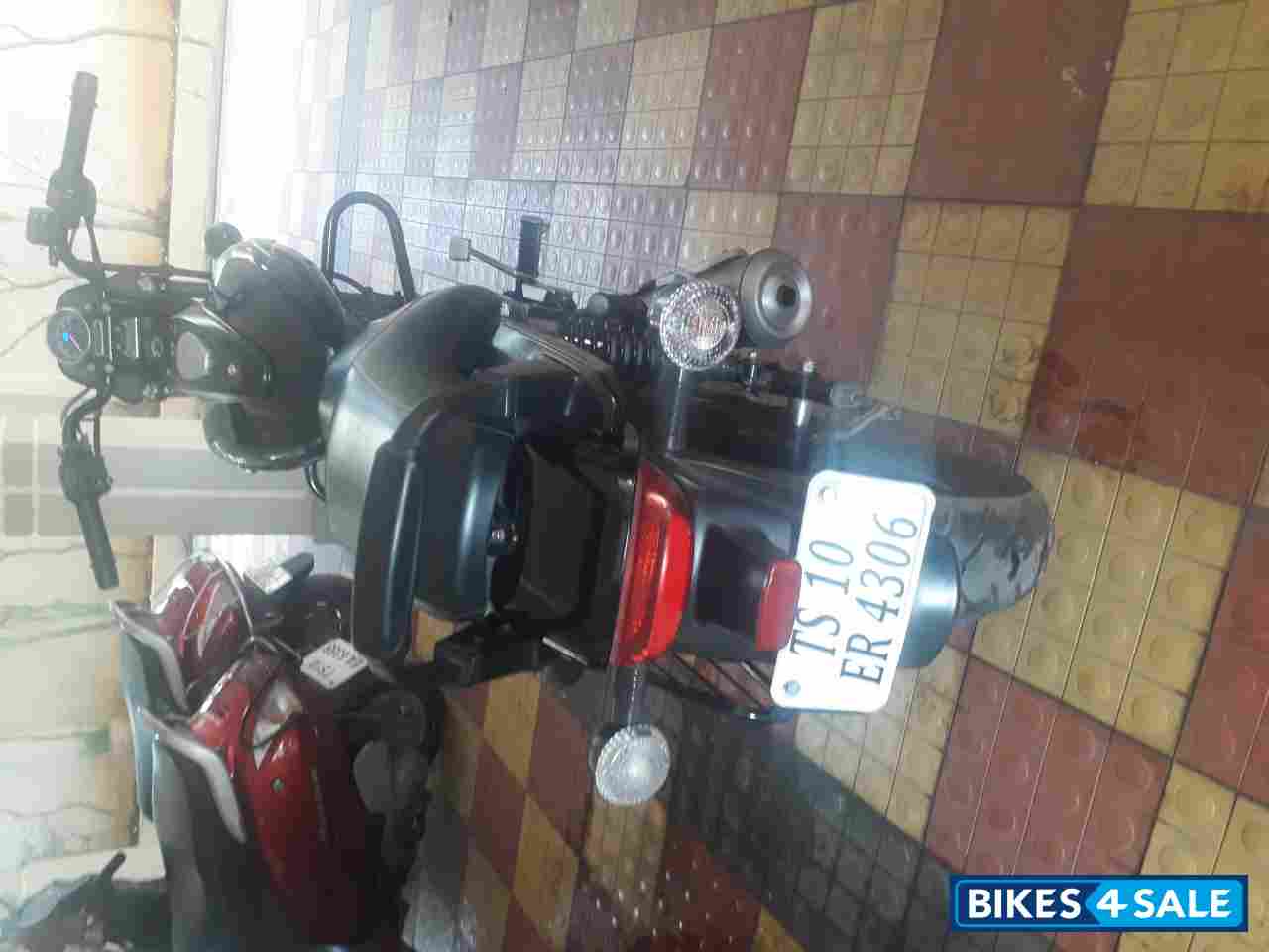 Bajaj Avenger Street 180