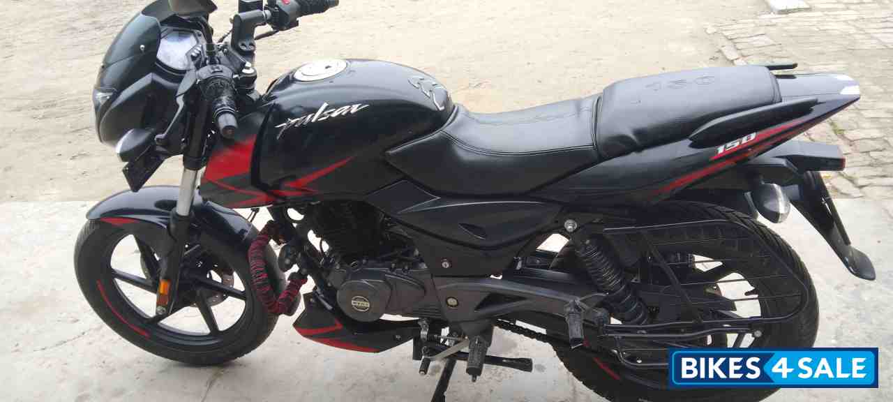 Red Black Bajaj Pulsar 150 Twin Disc BS6