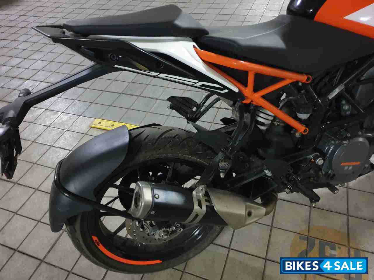 Orange KTM Duke 250